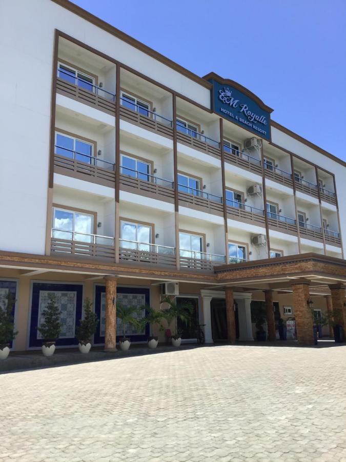 Em Royalle Hotel & Beach Resort Сан Хуан Екстериор снимка