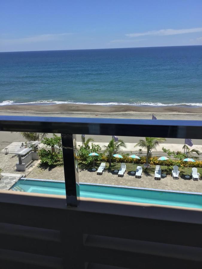 Em Royalle Hotel & Beach Resort Сан Хуан Екстериор снимка