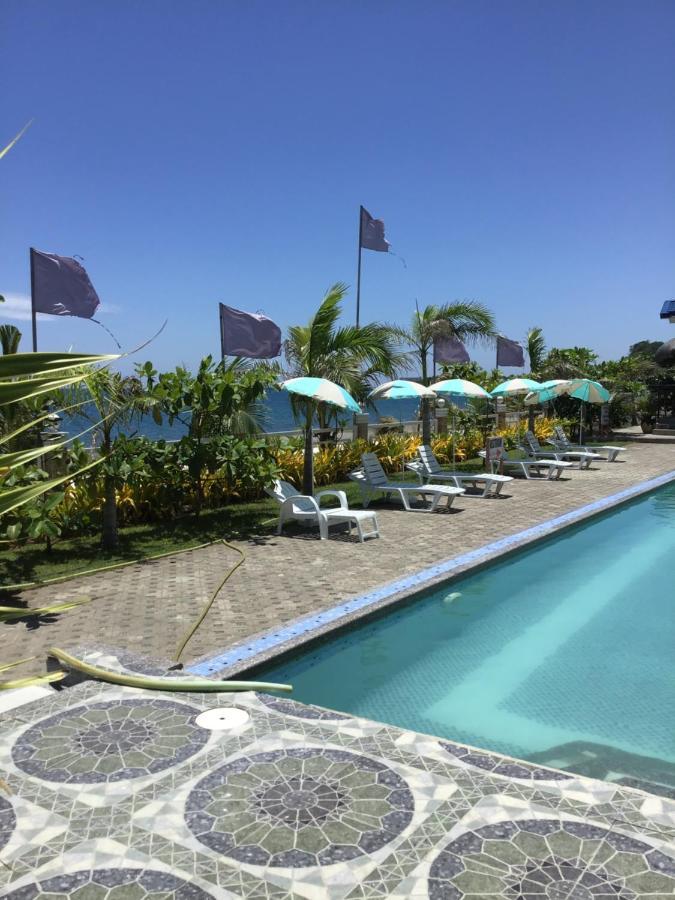 Em Royalle Hotel & Beach Resort Сан Хуан Екстериор снимка
