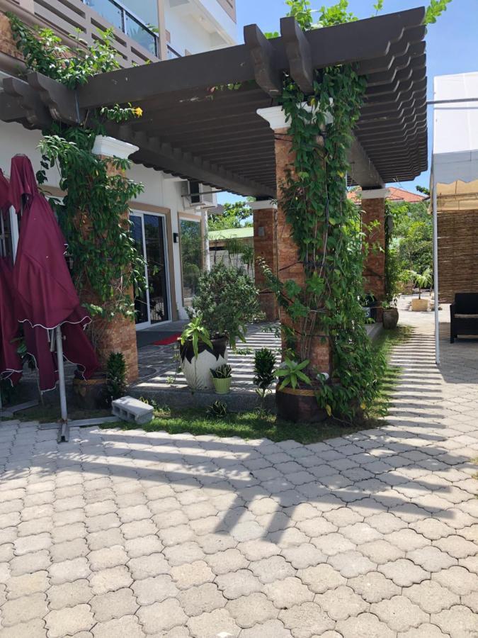 Em Royalle Hotel & Beach Resort Сан Хуан Екстериор снимка