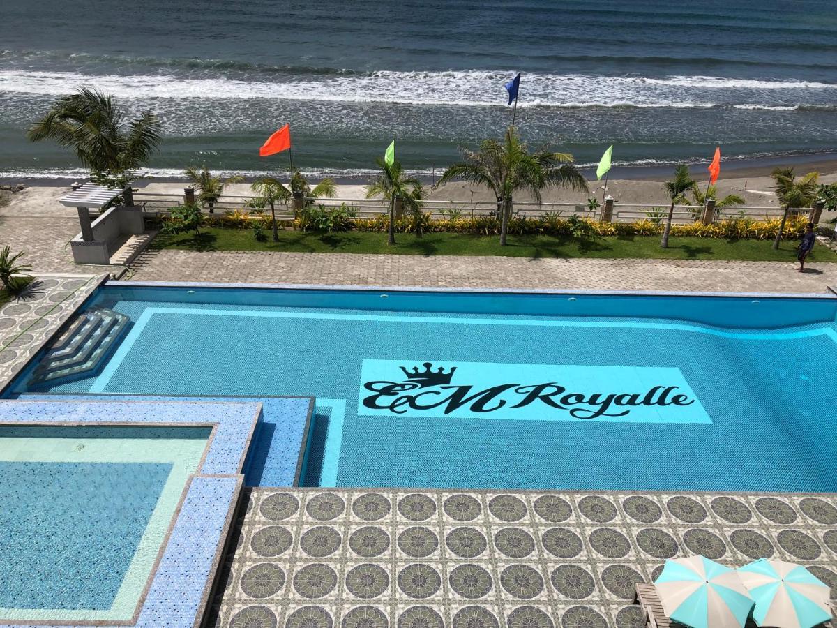 Em Royalle Hotel & Beach Resort Сан Хуан Екстериор снимка